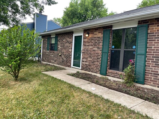 Primary Photo - 3105 Charlotte Mill Dr