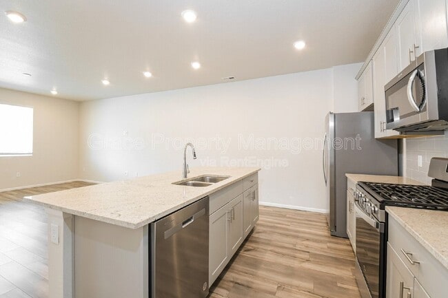 Building Photo - 12232 Creamery St