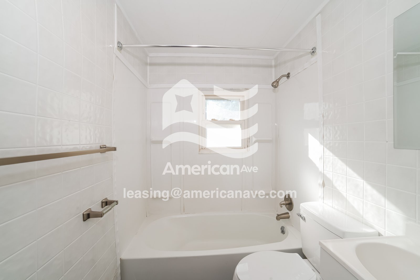 Building Photo - 2227 N Northcrest Dr