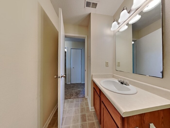 Building Photo - 9140 Amberleigh Dr