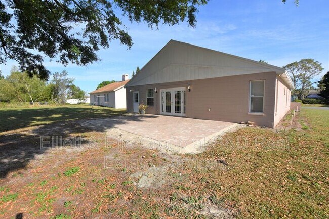 Building Photo - 5357 St Lucia Dr