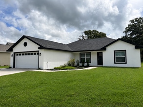 Building Photo - 7335 SE 26th Dr