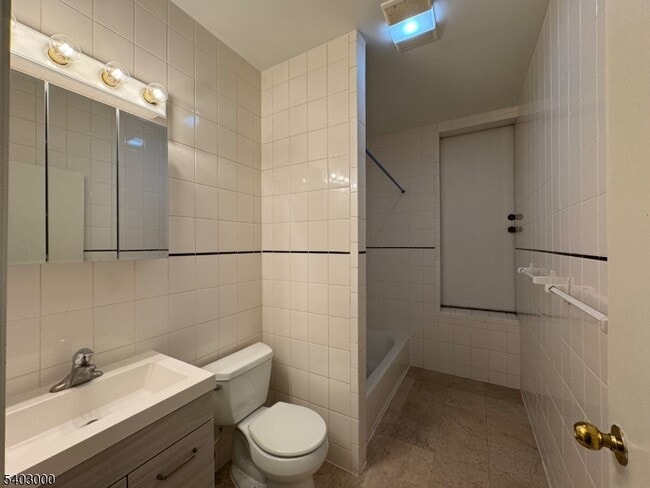 Building Photo - 610 Devon St