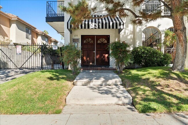 Building Photo - 631 E Elk Ave