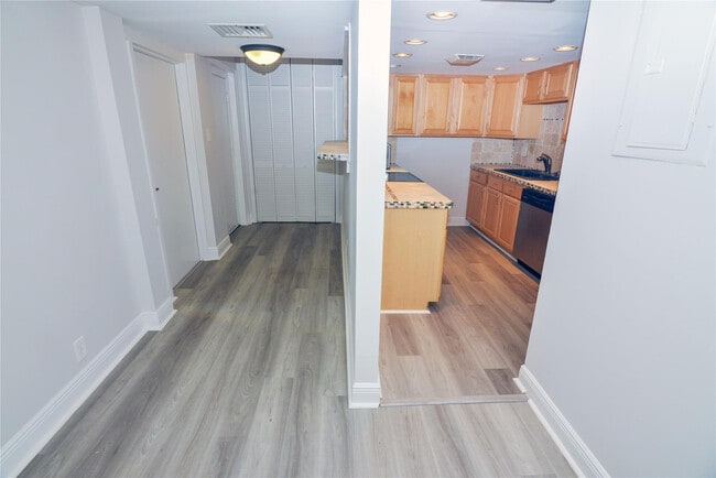 Building Photo - 1401 S Federal Hwy