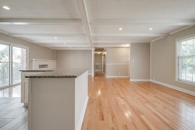 Building Photo - 114 Cottonwood Dr