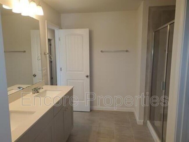 Building Photo - 747 Amarra Dr