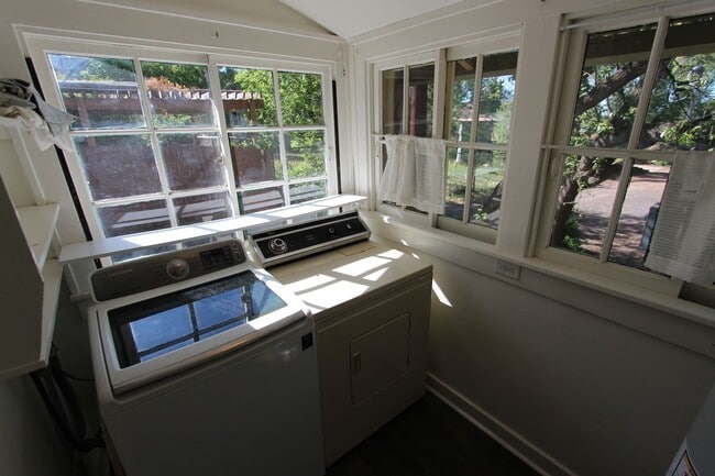 Building Photo - Charming 3BR Home Downtown | Hardwood Floors + In-Unit Washer/Dryer