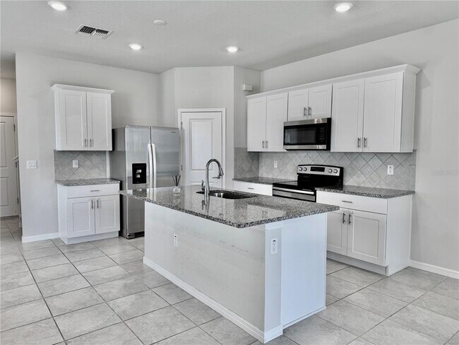 Building Photo - 19672 Shady Oak Dr