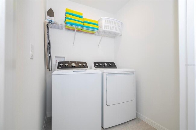 Building Photo - 686 Longboat Dr