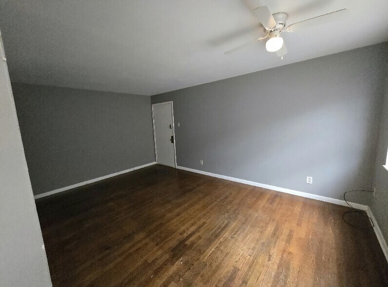Building Photo - 5720-5722 Thekla Ave