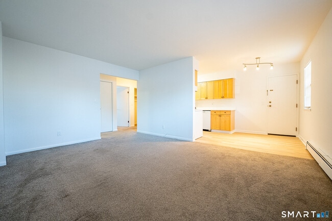 Building Photo - 38 Enid St