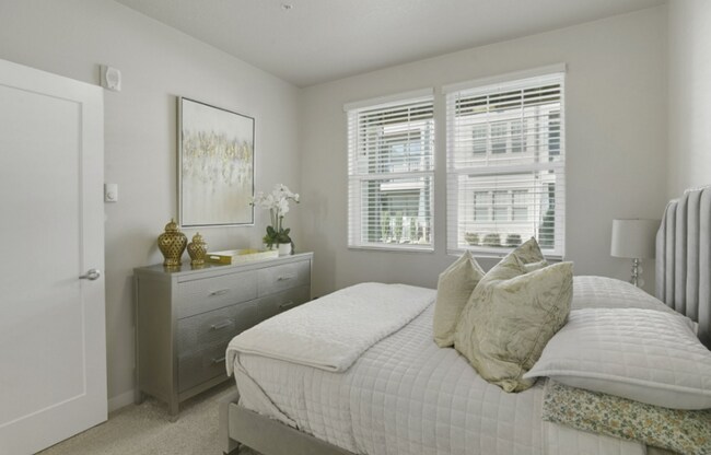 Building Photo - Modern Ground-Level Condo in River Terrace...