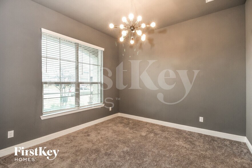 Building Photo - 1111 Elizabeth St