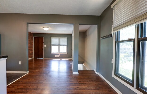 Building Photo - 3909 S Marshall Dr