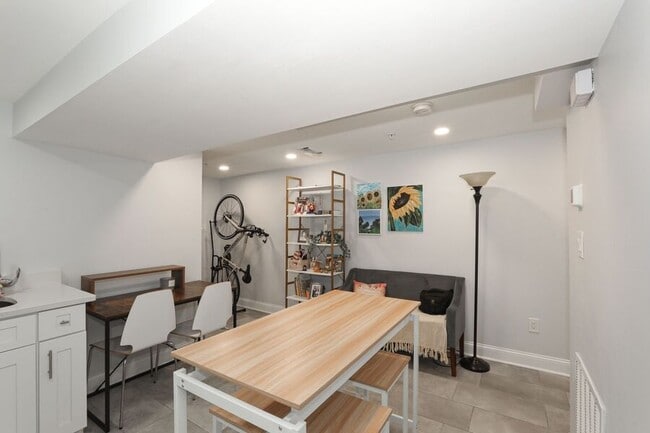 Primary Photo - 2630 4th St NE