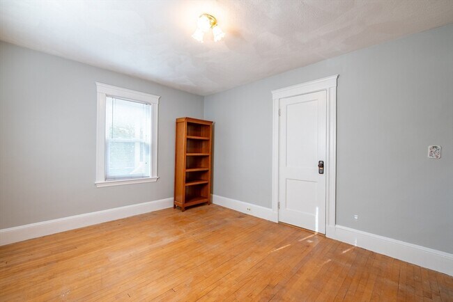 Building Photo - 35 Hosmer St