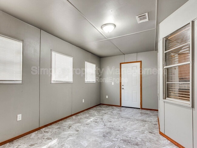 Building Photo - 4924 NW 19th St
