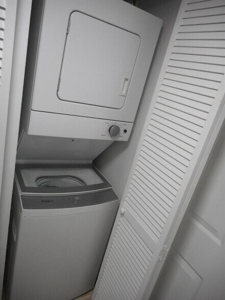 Building Photo - 10346 NW 11th St