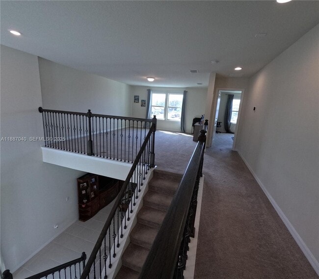 Building Photo - 2647 E Lake Pointe Dr