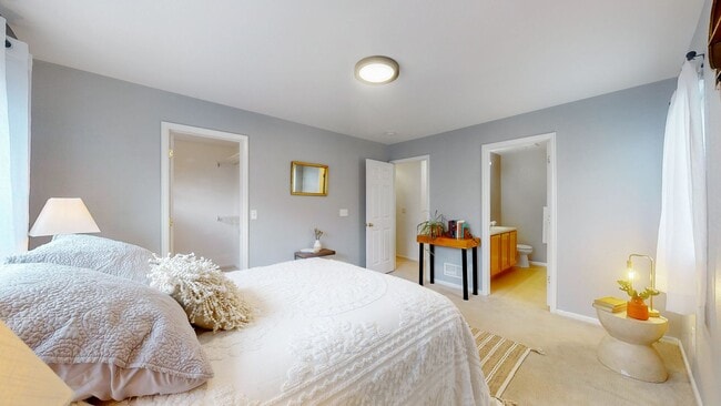 Building Photo - Beautiful 3-Bed, 2.5-Bath Home in South Fo...