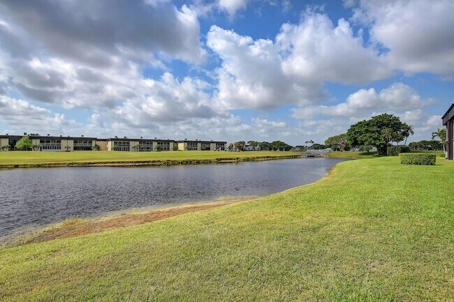 Building Photo - 974 Normandy Trail