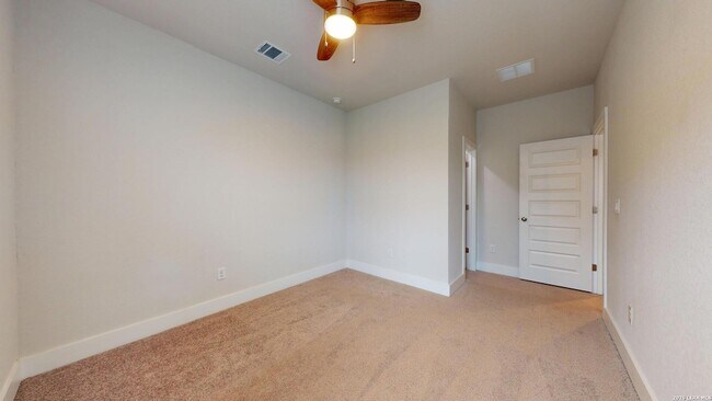 Building Photo - 11526 Hollering Pass