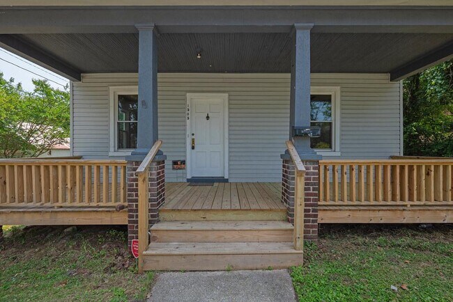 Building Photo - 1505 Vista St