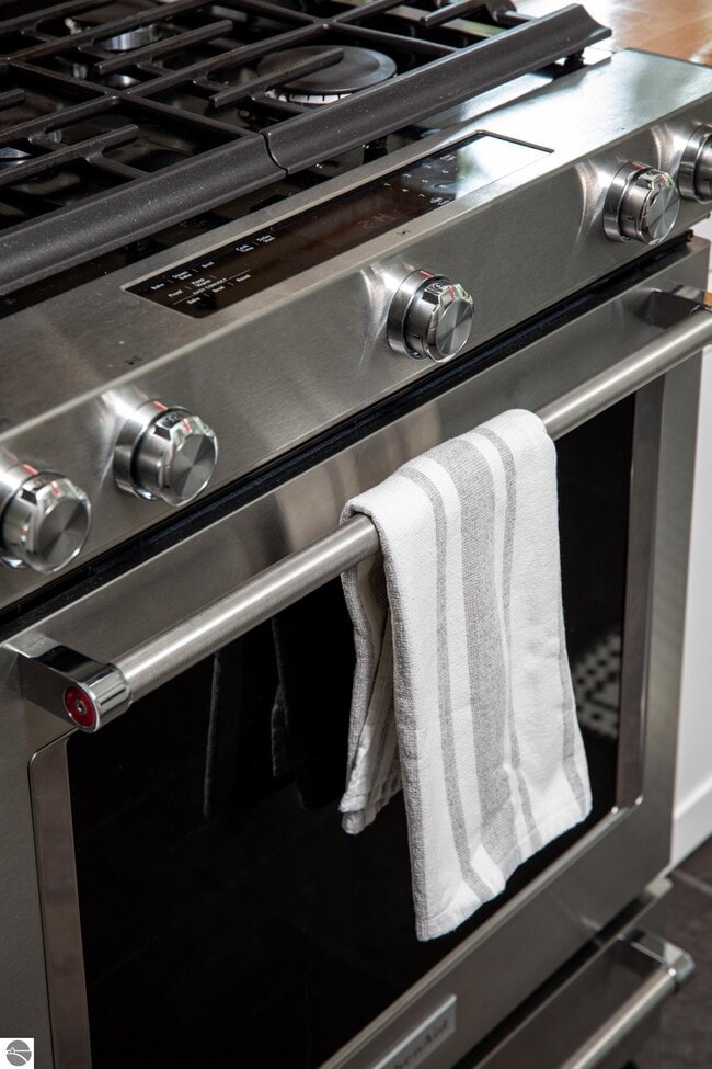 Building Photo - 828 Washington St