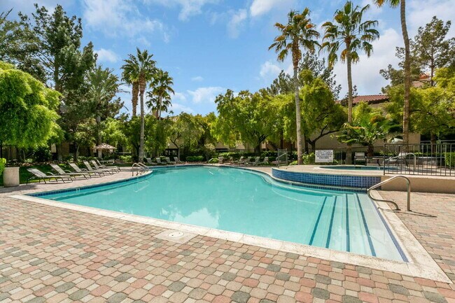 Building Photo - "Chic 1-Bedroom Oasis in Prime Las Vegas Location – 813 Sq. Ft. of Comfort!"