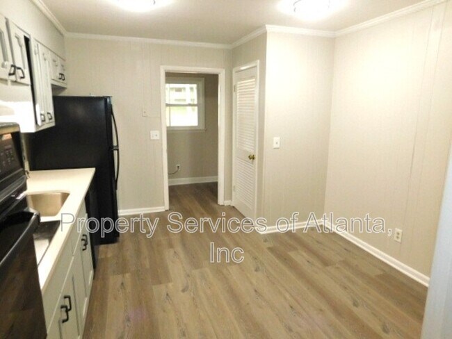 Building Photo - 4850 Lehigh Dr