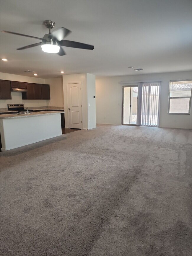 Building Photo - "Spacious 4-Bedroom Oasis in Casa Grande with 2 Full Baths – Your Perfect Home Awaits!"
