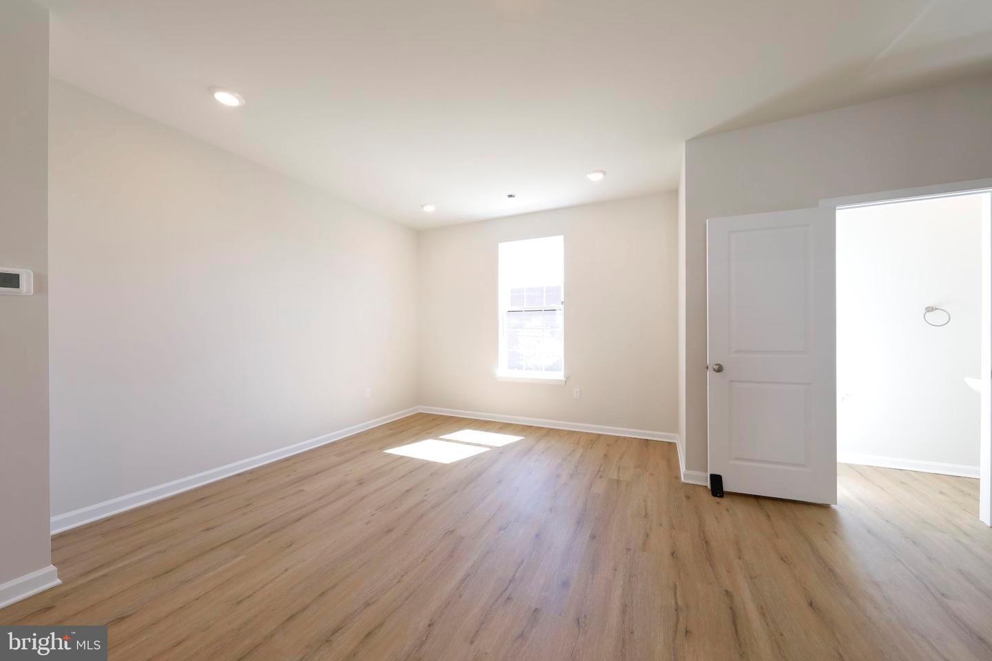 Building Photo - 23 Clementon Rd W