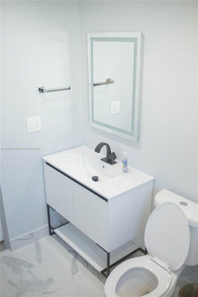 Building Photo - 624 Westward Dr