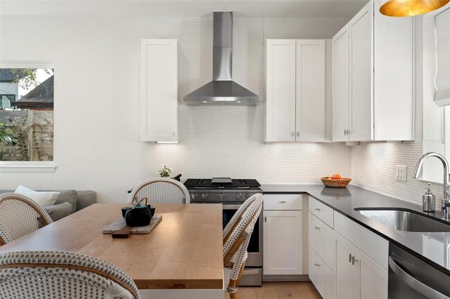 Building Photo - 209 Ben Howell Dr