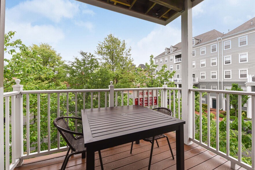 Balcony off bedroom. - 1405 Roundhouse Lane