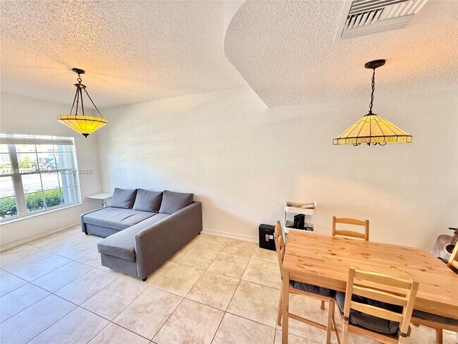 Building Photo - 70 Whitehead Cir