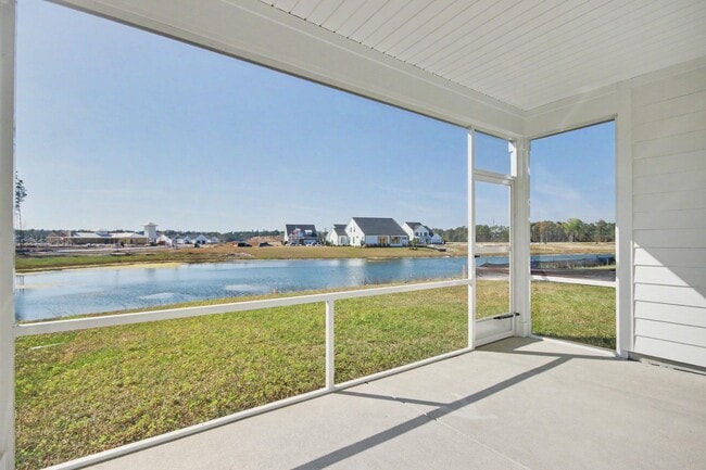 Building Photo - 3084 Claredon St