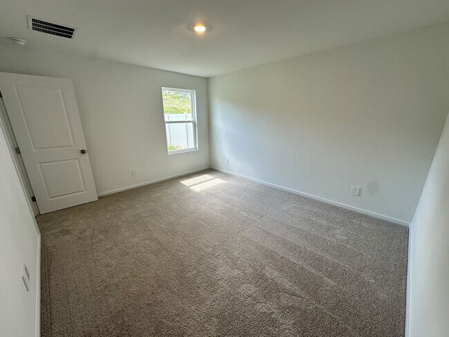 Building Photo - 515 Artemis St