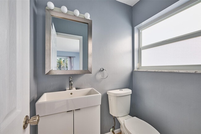 Building Photo - 5720 NE 22nd Way