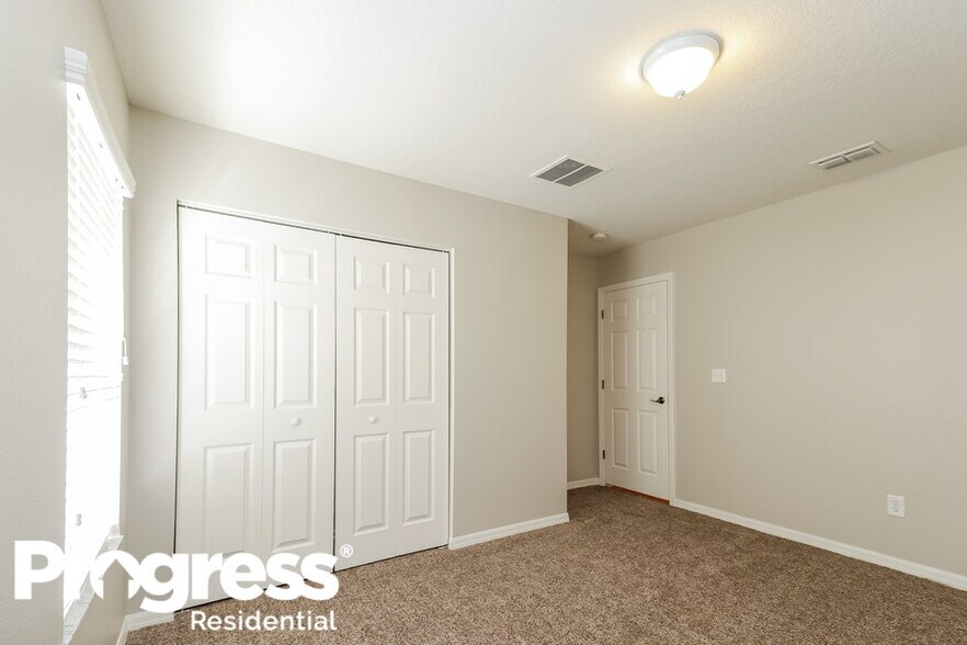 Building Photo - 18906 Parapet Pl