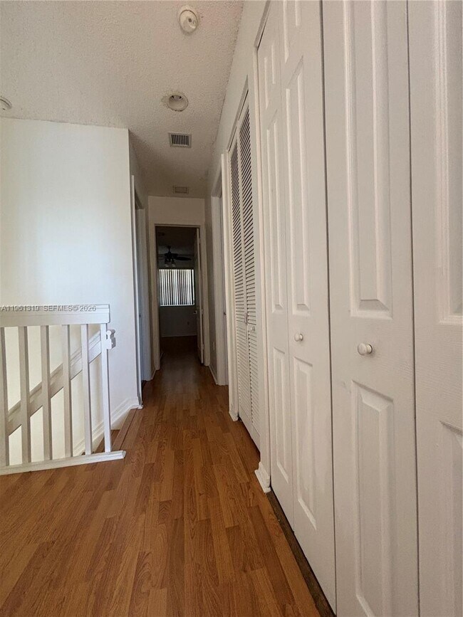 Building Photo - 1044 NE 42nd Terrace