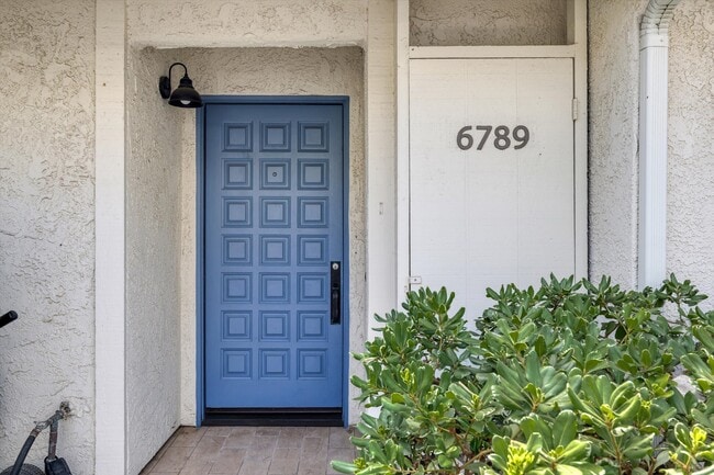 Building Photo - 6789 Shearwater Ln
