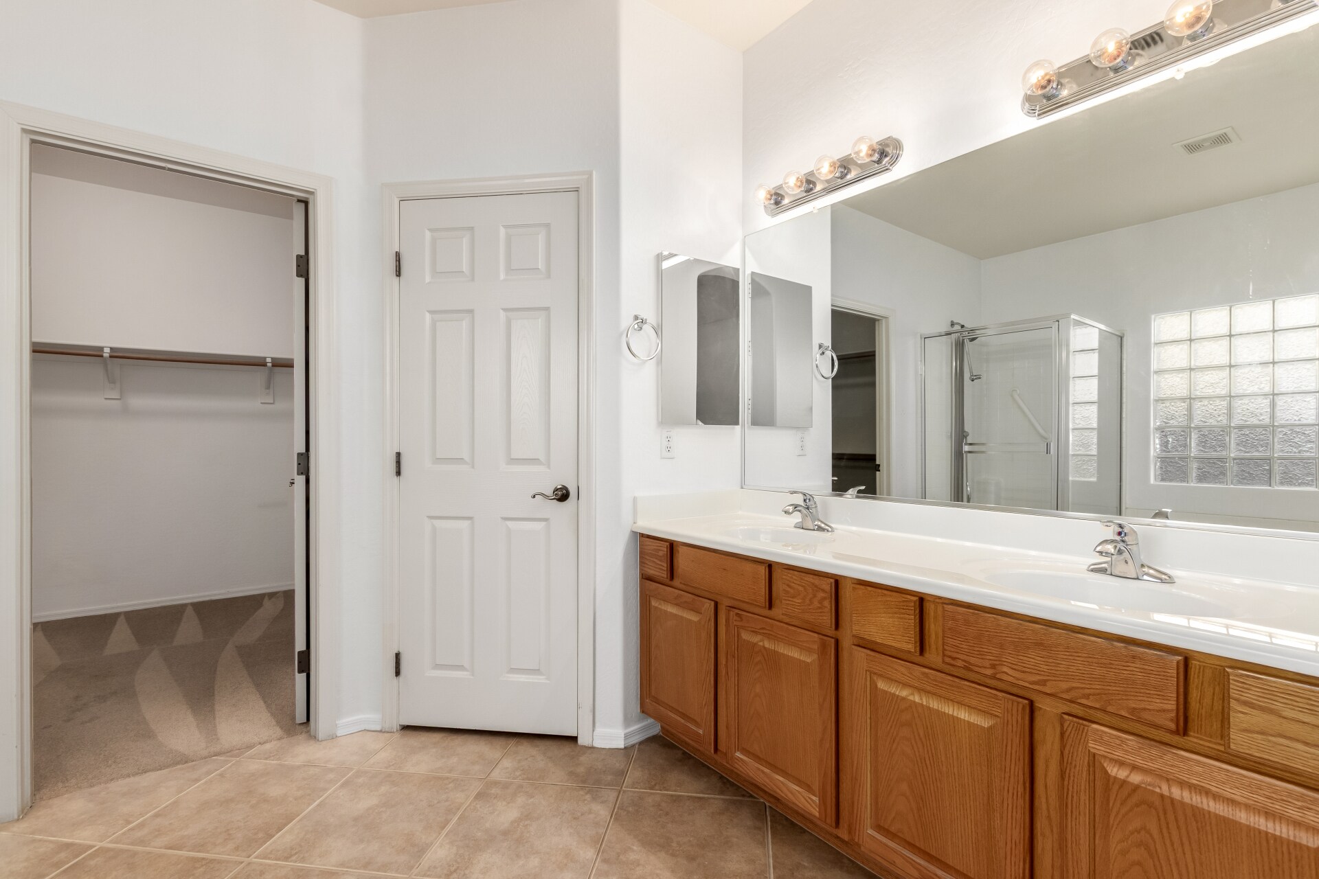 Building Photo - 7402 N 88th Ln