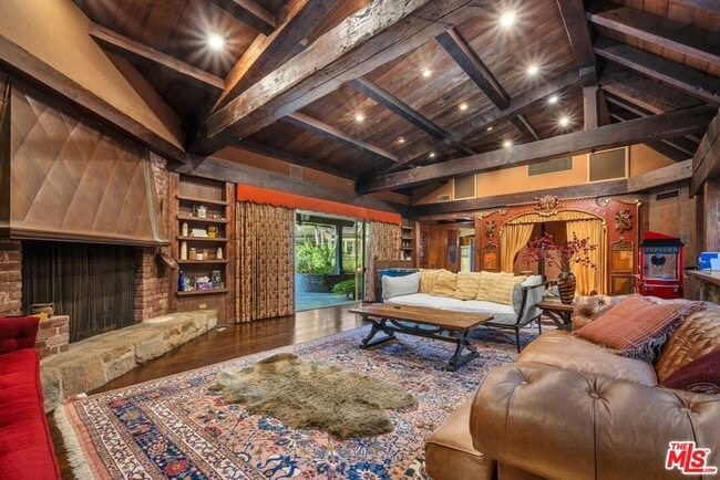 Building Photo - 829 Whittier Dr