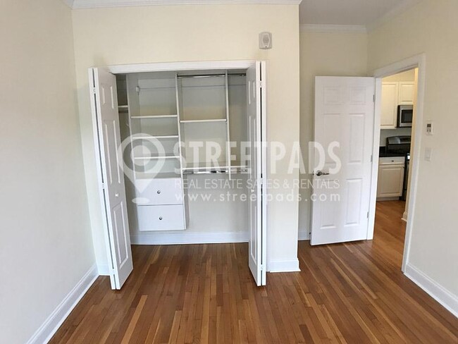 Building Photo - 3 bedroom in Cambridge MA 02138