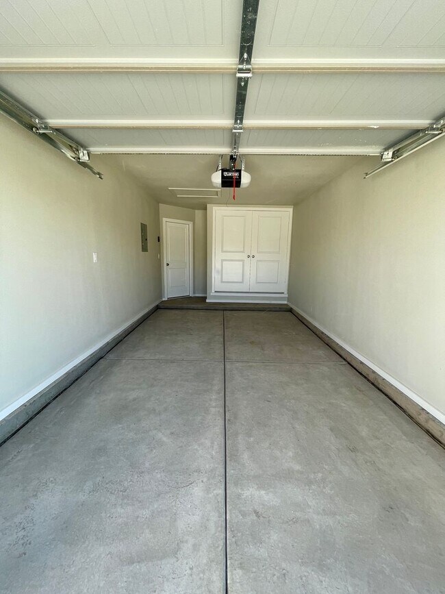 Building Photo - 2106 N Avenue K