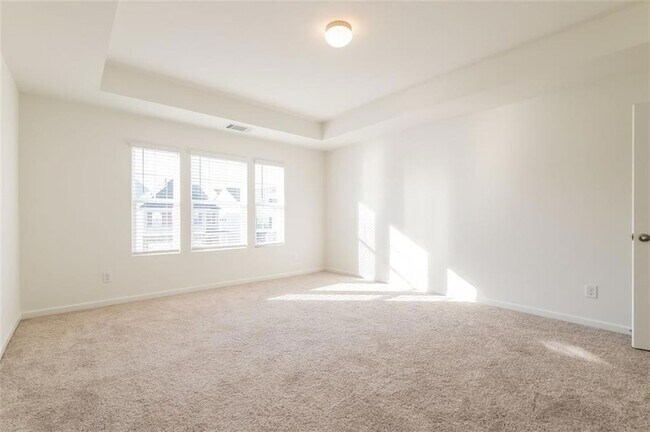 Building Photo - 131 Shelter Ln E