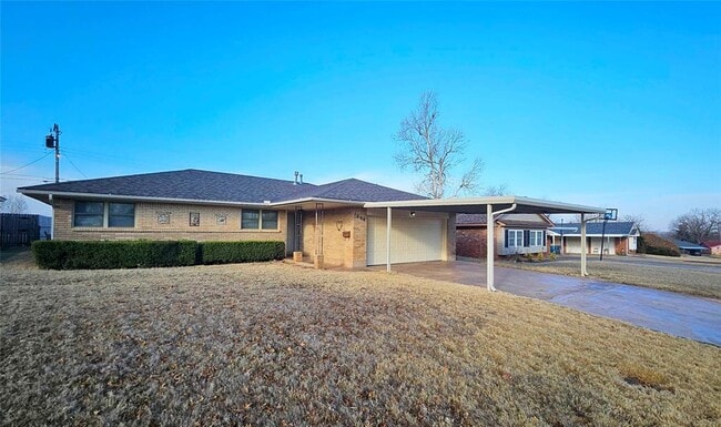 Building Photo - 1008 W Silver Meadow Dr