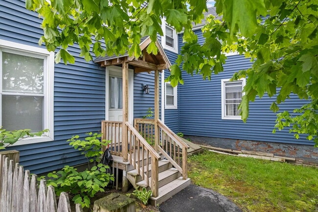 Building Photo - 15 Seavey St